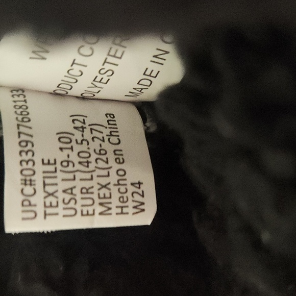 MUK LUKS Size 9-10 BLACK AND WHITE  KNIT BOOTIE SLIPPERS - Picture 6 of 9